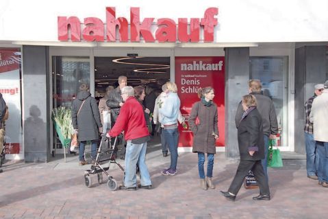 Der „nahkauf“-Markt im Herzen Neustadts bietet ein breites Angebot an Lebensmitteln des täglichen Bedarfs.