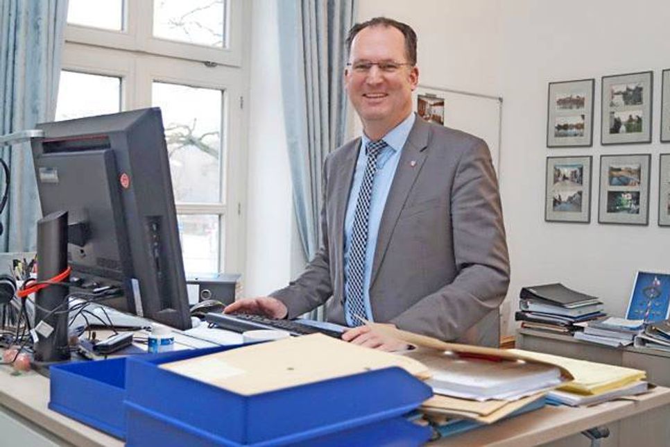 Das Amt des Bürgermeisters bietet Björn Demmin viel Gestaltungsspielraum, doch die Verfahrenswege sind oft langwierig. Für 2017 gilt es für Preetz wieder eine Menge anzupacken.