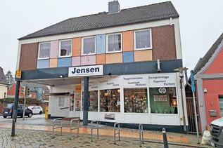 Die Firma „Jensen Raumgestaltung“ in der Kirchenstraße ist insolvent und schließt zum 1. März. Es besteht die Hoffnung, dass jemand das Ladengeschäft übernimmt.