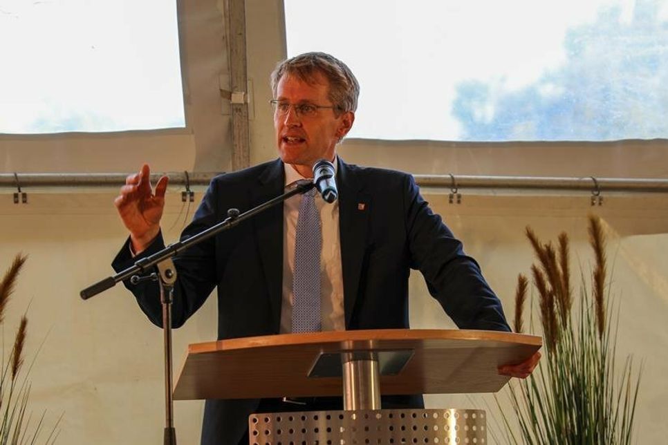 Ministerpräsident Daniel Günther (CDU) hielt die Festrede auf dem Jahresempfang des Unternehmensverbandes Ostholstein-Plön im Küchengarten Eutin.