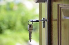 Haustüren sind von zentraler Bedeutung für die Sicherheit unserer Häuser und Wohnungen.