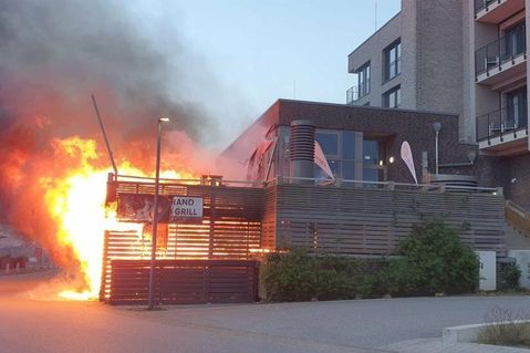 Bei dem Brand im Müllbunker des Hotels sind glücklicherweise keine Personen verletzt worden. (Foto: FFW Neustadt)