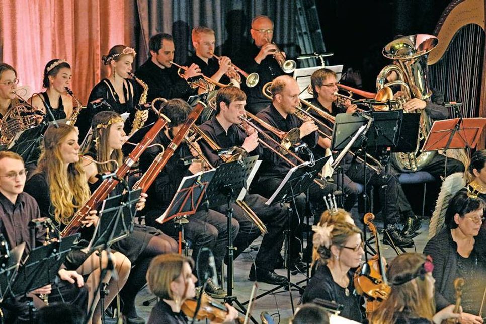 Die Lübeck Pop Symphonics unter der Leitung von Martin Herrmann treten am kommenden Sonntag im Saal des Maritim Strandhotels auf. (Foto: K.E. Vögele)