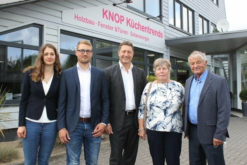 Familie Knop (v. lks.): Tatjana, Tobias, Thomas, Elke und Willi Knop.