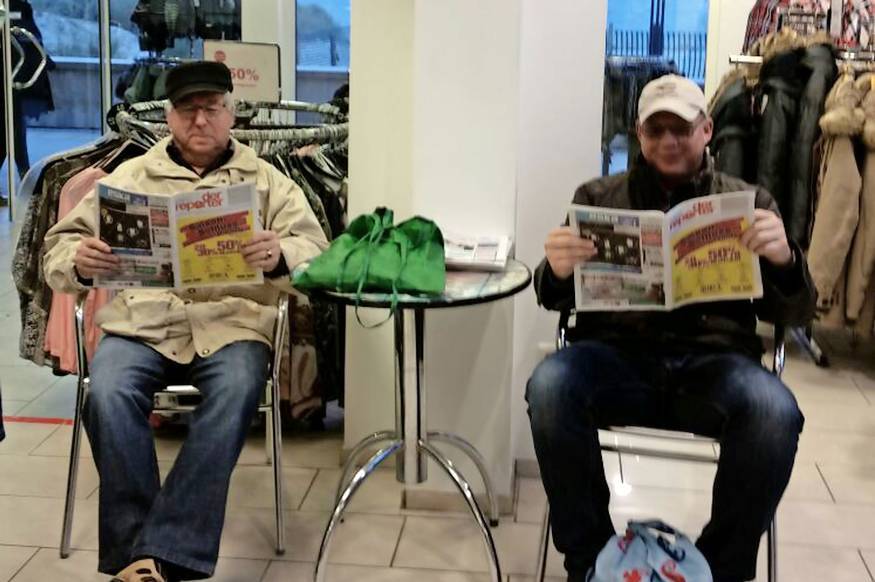 Frauen gehen shoppen, Männer lesen den reporter Neustadt in Holstein