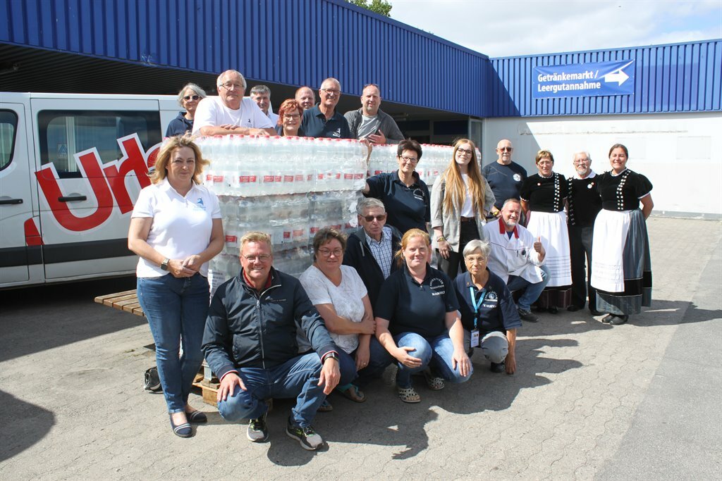 familaGetränkespende an effGäste Neustadt in Holstein der reporter