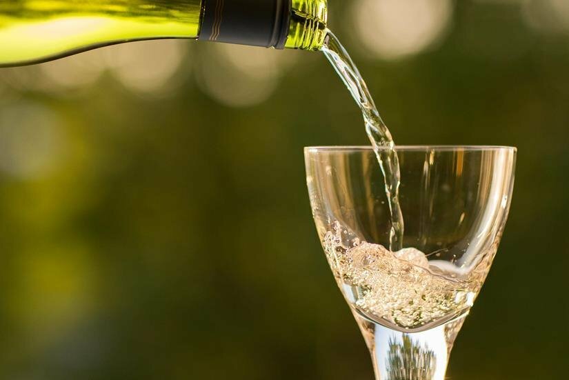 Apfelessig, Wein und Säfte werden zum Teil unter dem Einsatz von Gelatine geklärt.