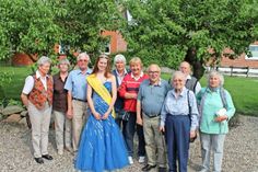 Rapskönigin 2016 Jessica mit den Teilnehmern der Rapsblütenfahrt.
