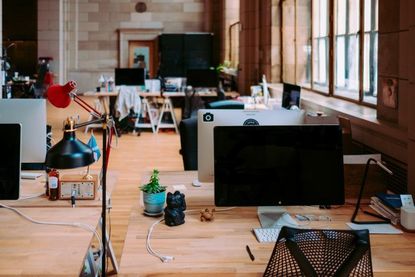 Abbildung 1: Nachhaltigkeit lässt sich auch im Büro umsetzen. Doch welche Maßnahmen führen dazu, dass der Co2-Ausstaoß direkt und indirekt sinkt?