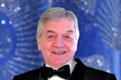 Der aus dem Hansapark Sierksdorf bekannte Moderator Peter Winter wird durch den Abend führen.