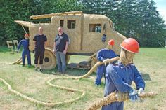 Bürgermeister Marco Eck (l.) und Mitveranstalter Peter Fischer freuen sich auf viele Gäste beim Sommerfest und gute Einnahmen für die Jugendwehr.