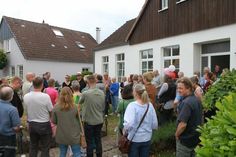 Rund 50 Gäste aus verschiedensten sozialen Einrichtungen der Stadt nahmen an der Eröffnungsfeier teil.