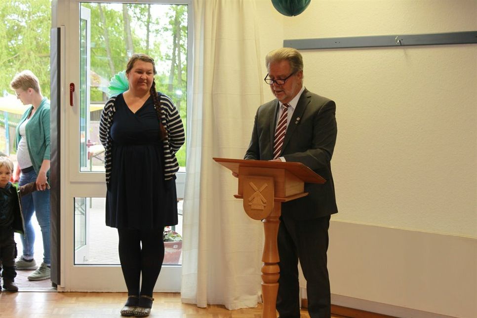 Leiterin Katja Bläsing und Bürgermeister Rainer Holtz begrüßten die Gäste.
