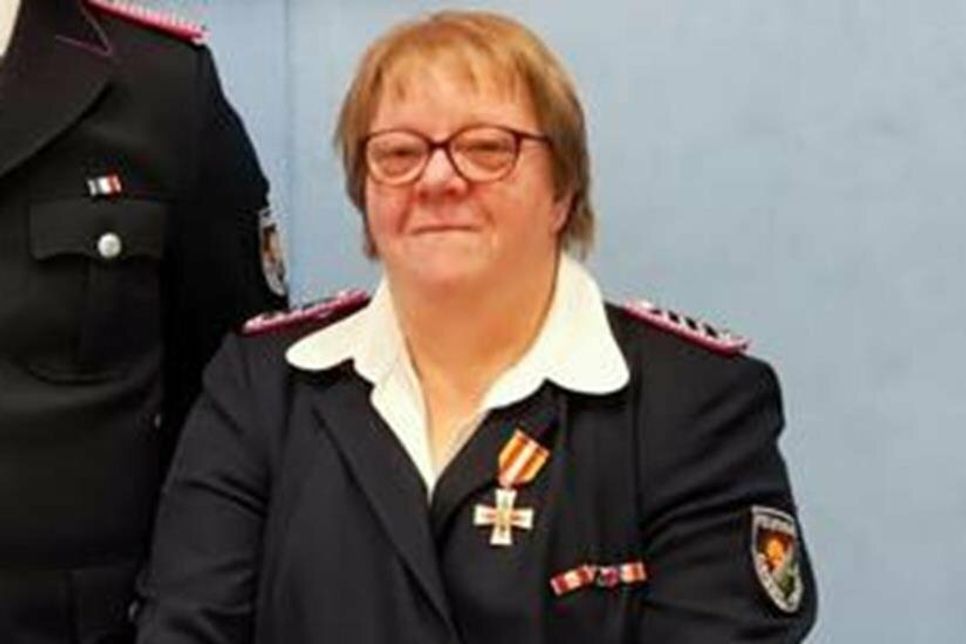 Marina Kröger wurde das Brandschutz Ehrenzeichen in Gold verliehen.