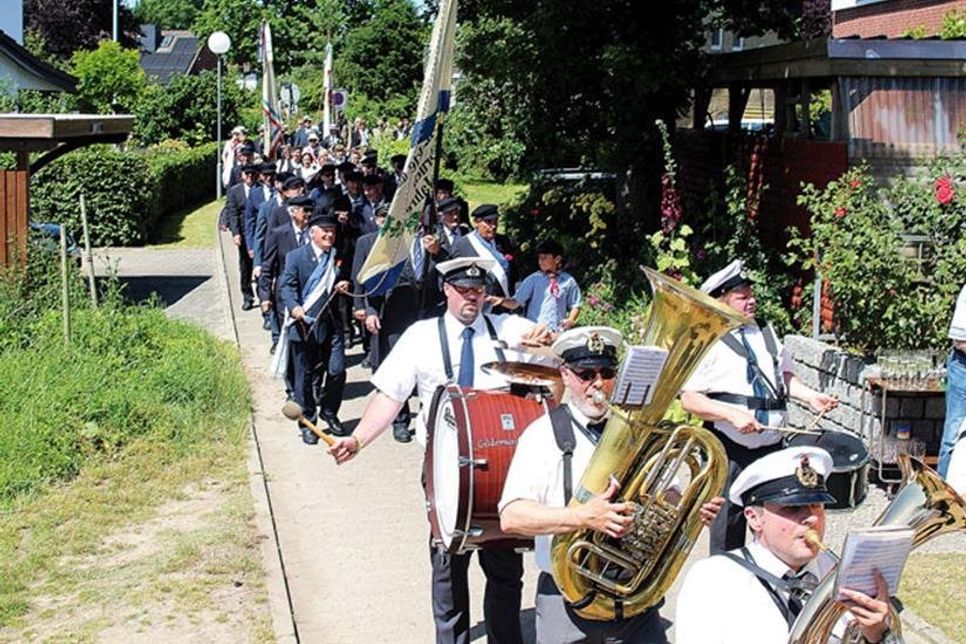 Die Gildemusikanten führten den Umzug an. Fotos: Asmus