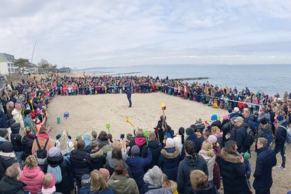 Am Ostersonntag findet wieder die beliebte „Osterbuddelei“ am Strand neben der Niendorfer Seebrücke statt.