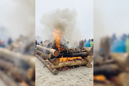 Beim traditionellen Osterfeuer in Niendorf/Ostsee werden seit vergangenem Jahr Pagodenfeuer entzündet.