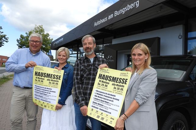 Andreas Ganzer, Birte Ganzer, Jan Knoop und Beate Knoop (v. lks.) freuen sich auf eine fröhliche Hausmesse. (Foto: Jabs)