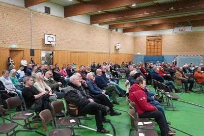 Rund 160 Einwohnerinnen und Einwohner nutzten die Gelegenheit, sich über die Baumaßnahme zu informieren und ihre Fragen direkt vor Ort zu stellen.