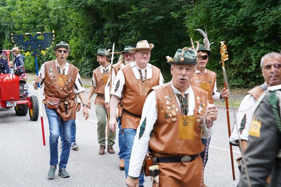 Wenn Cismar feiert, sind die Klosterjäger nicht weit. Beim Festumzug marschierten sie natürlich auch mit.