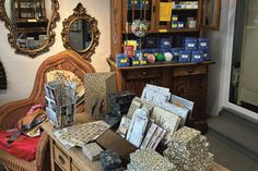 Das Druck Atelier in Neustadt in Holstein gestaltet individuelle Einladungskarten, Flyer und Drucksachen und bietet zudem kreative Geschenkideen rund um Schreiben und Kunst.