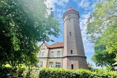 Der Leuchtturm Dahmeshöved prägt seit 1879 die Küstenlinie südlich von Dahme – einst mit Petroleumlampe und Nebelhorn, heute mit moderner Technik.