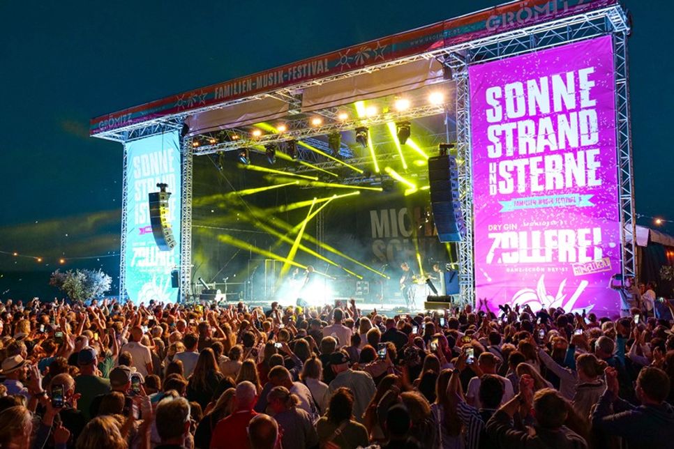 Vom Balkon der Grömitzer Welle hat man den besten Blick auf die Festivalbühne.
