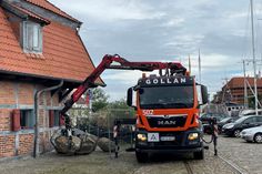 Anlieferung der Findlinge an der Hafenwestseite.