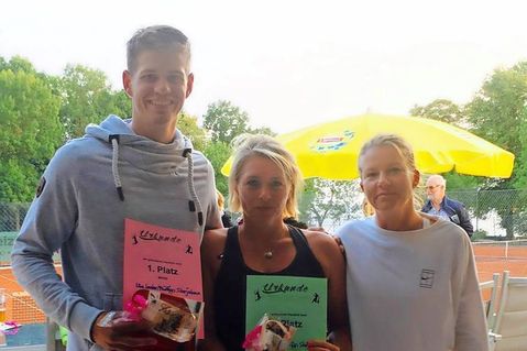 Philipp Storjohann, Nina Lemke, Janine Kühl (v. lks.).