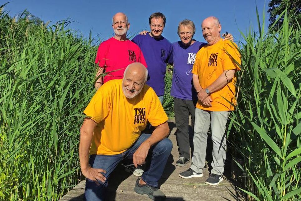 Neustadt. Am Freitag, dem 28. September ab 20 Uhr spielt die Timmendorfer Skiffle Group im Restaurant Krabbes, Grüner Gang. Zu hören ist Skiffle, Jazz, Swing und Country in traditioneller Reinkultur. Der Eintritt ist frei. (red)