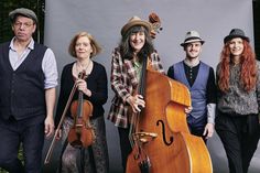 Präsentiert wird mit „Klezmer High Life“ ein Miteinander der Kulturen und Genres zwischen Klezmer, Jazz, Tango, Weltmusik und Klassik.