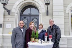 Bürgermeister Martin Voigt, Cora Brockmann, Stadtmarketing, Vanessa Kliese, Standesamt und Michael Metzig, Veranstalter des Oldenburger Weihnachtszaubers.