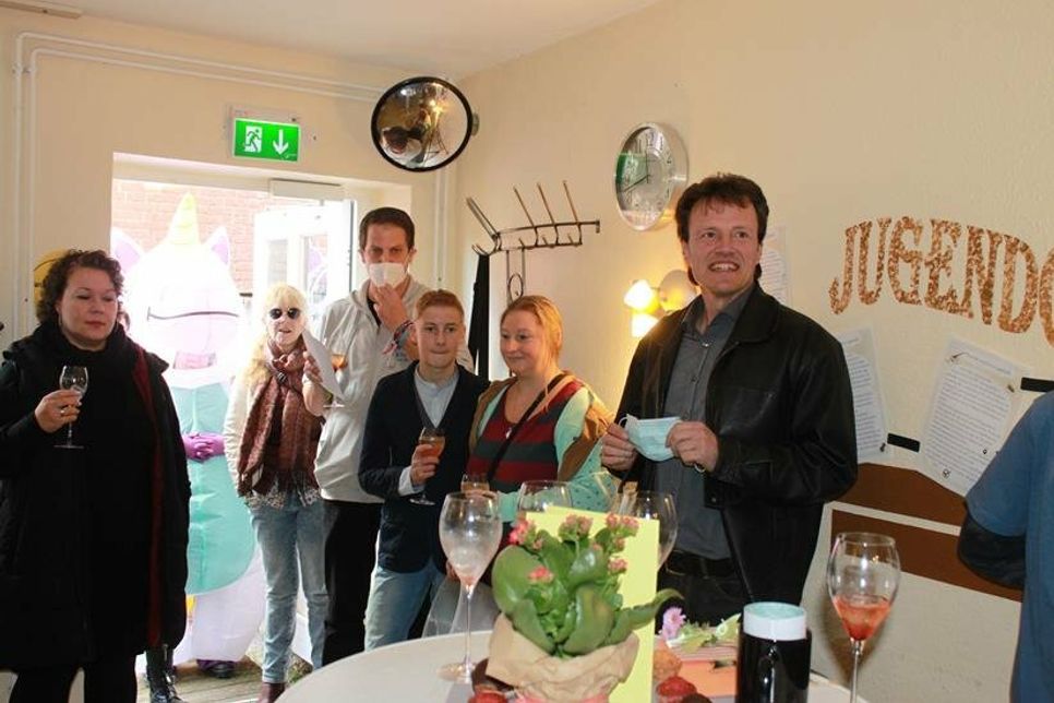 Auch Kinder- und Jugendberater Andreas Adler (re.) gratulierte zum Jubiläum.
