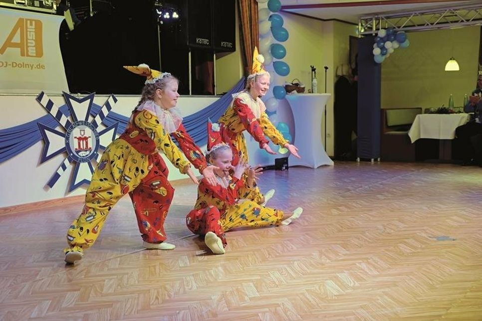 Die Kindergarde  als tänzelnde Clownstruppe