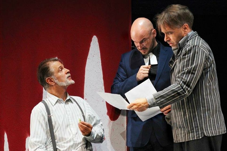 Schauspiel von Arthur Miller mit Wolfgang Seidenberg, Iris Boss, Carsten Klemm und anderen. (Foto: Dietrich Dettmann)