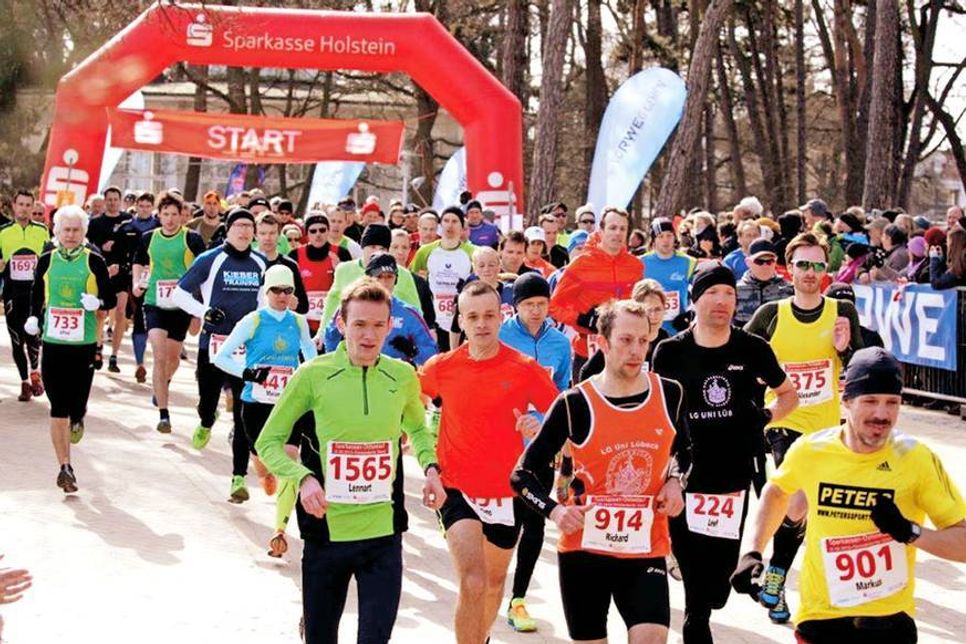 Über 1.000 Teilnehmer sind alljährlich beim „Sparkassen-Ostseelauf“ in Timmendorfer Strand dabei. (Foto: NTSV)