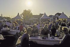 Von Donnerstag bis Pfingstmontag wird das Weinfest im Niendorfer Hafen gefeiert. (Foto: TSNT GmbH)