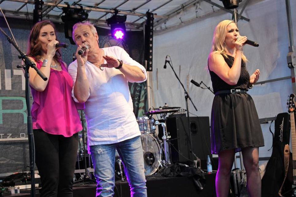 „Wind“ sind eine der ältesten und erfolgreichsten deutschen Bands. Nach der Gründung 1985 konnten „Wind“ zweimal den zweiten Platz beim Grand Prix Eurovision erreichen.