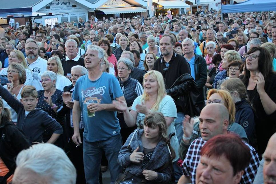 Die Konzerthöhepunkte ließen sich Tausende Fans nicht entgehen.