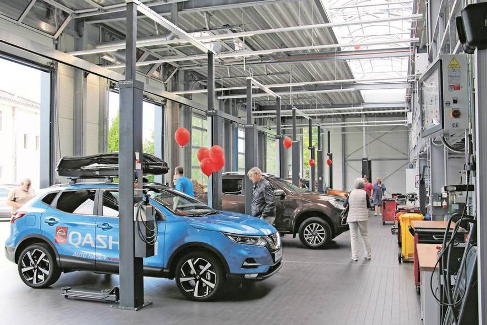 Viel Platz, Tageslicht und modernste Technik in der neuen Werkstatt.