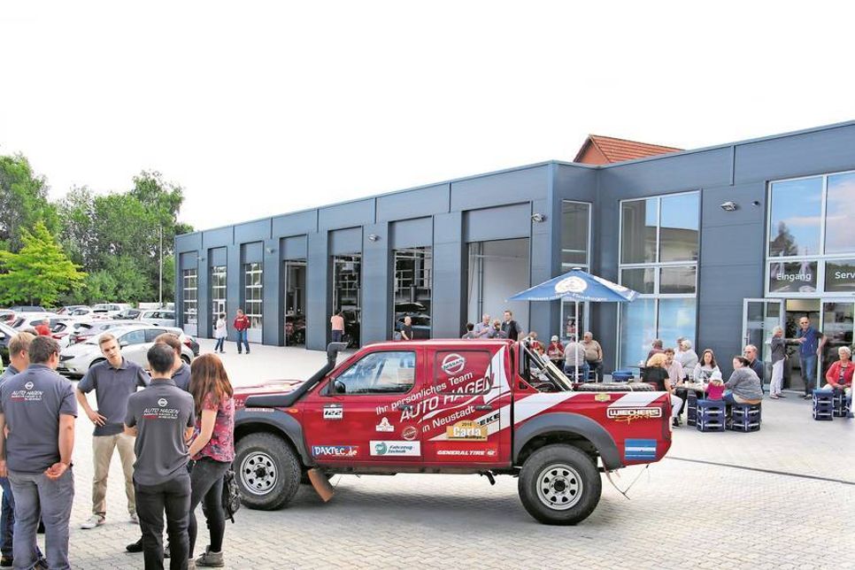 Der neue Hof bietet ausreichend Kundenparkplätze.