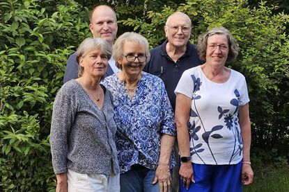 Der neu zusammengesetzte Vorstand (v. lks.), bestehend aus 1. Vorsitzender Dr. Gundula Maasberg-Metzker, Kassenwart Timo Schöning, 2. Vorsitzender Jutta Wehle, Beisitzer Dr. Udo Kalbe und Schriftführerin Sybille Seyer.