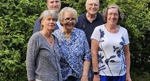 Der neu zusammengesetzte Vorstand (v. lks.), bestehend aus 1. Vorsitzender Dr. Gundula Maasberg-Metzker, Kassenwart Timo Schöning, 2. Vorsitzender Jutta Wehle, Beisitzer Dr. Udo Kalbe und Schriftführerin Sybille Seyer.