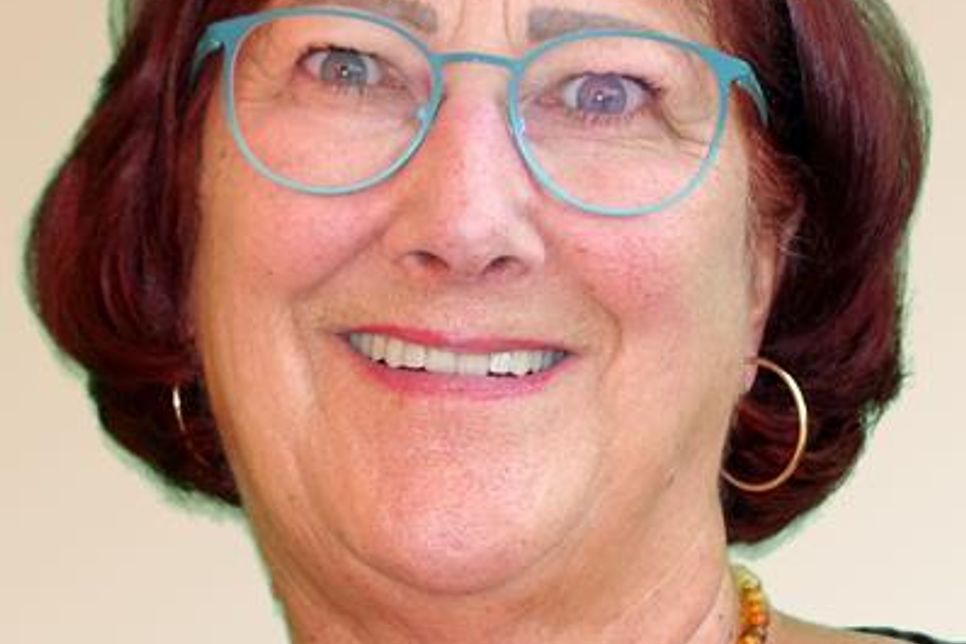 Schwester Helga Behrens moderiert die Selbsthilfegruppe für Angehörige von Menschen mit Demenz.