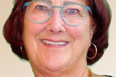 Schwester Helga Behrens moderiert die Selbsthilfegruppe für Angehörige von Menschen mit Demenz.