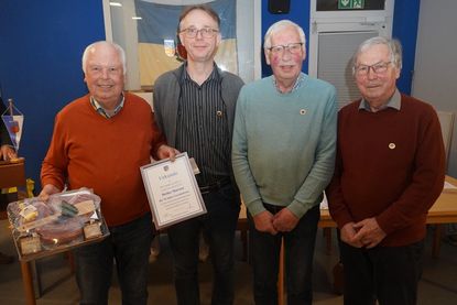 Treue Mitglieder des TSV Lensahn: Heiko Marsen, Karsten Wittorf, Oswald Grümmer und Markus Junge (v. lks.).