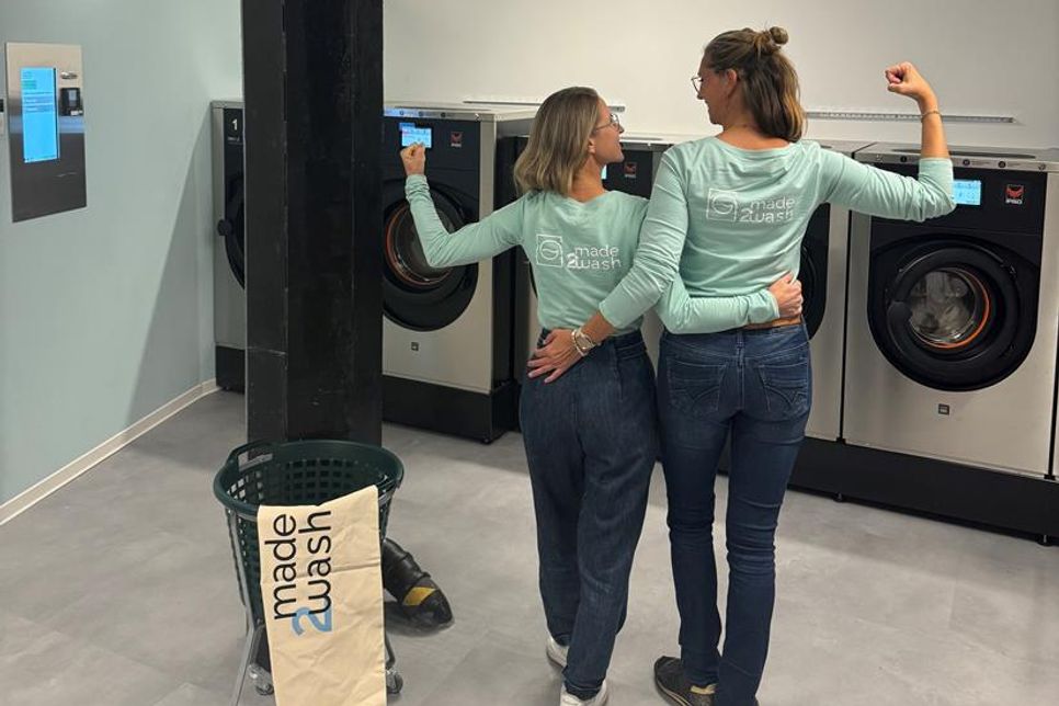 Mit „Made2wash“ haben die Geschäftsführerinnen Martina Elies-Rieck (re.) und Monja Ludewig ihren Unternehmergeist vereint und zeigen, dass Träume wahr werden können, wenn man sie gemeinsam verwirklicht.