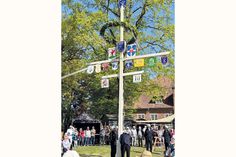 Maibaumfeier am 1. Mai in Stockelsdorf: Tradition, Musik und Genuss im Herrengarten