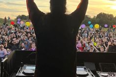 „The Day Rave“.