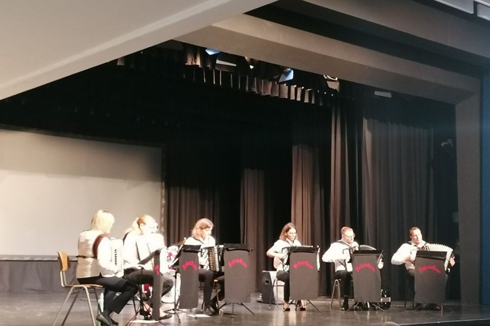 Das Akkordeon-Ensembles begeisterte mit Filmmusik, Tango und Rock.